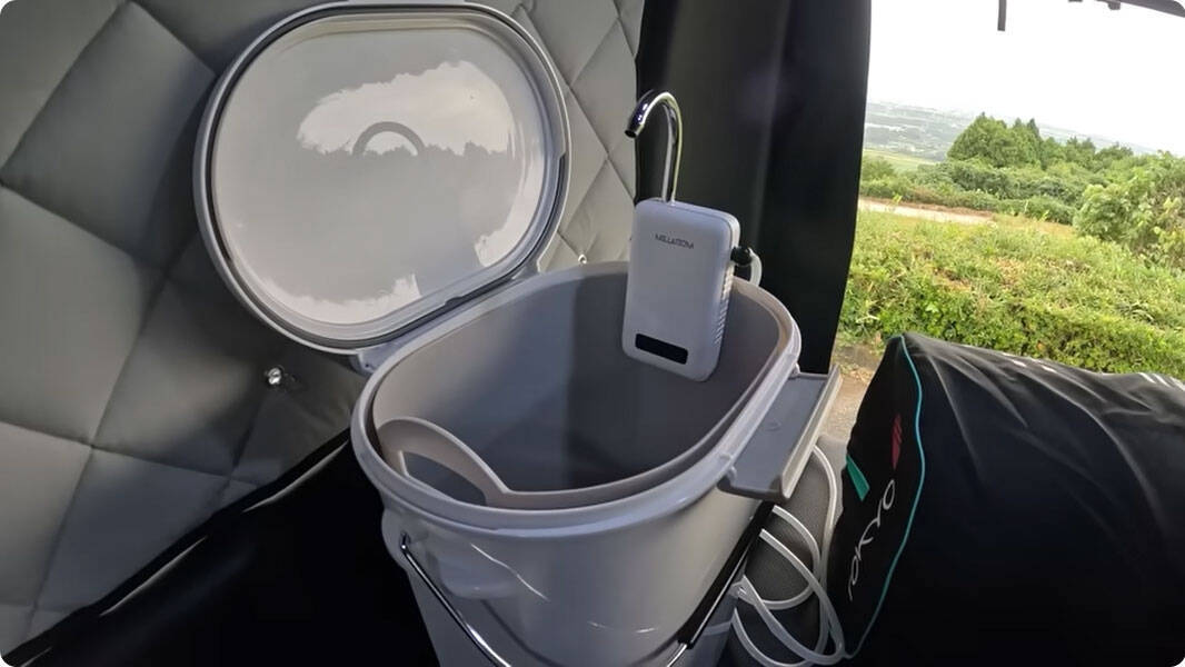 【「インパルス板倉さんのバンライフ」インタビュー】あえて“普通のハイエース”で一人旅する理由。気づいたのは「旅する場所と住む場所、それぞれの“最適解”」