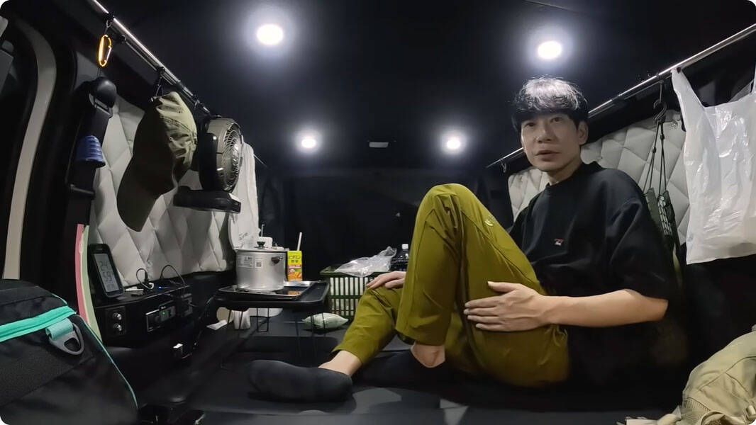 【「インパルス板倉さんのバンライフ」インタビュー】あえて“普通のハイエース”で一人旅する理由。気づいたのは「旅する場所と住む場所、それぞれの“最適解”」