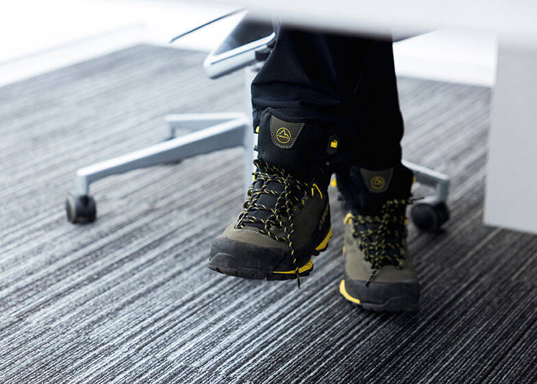 【「インパルス板倉さんのバンライフ」インタビュー】あえて“普通のハイエース”で一人旅する理由。気づいたのは「旅する場所と住む場所、それぞれの“最適解”」