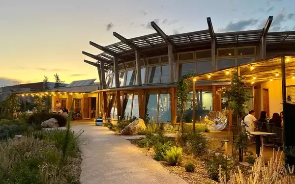 「【南仏発】美食の街マルセイユで「太陽光レストラン」が話題。電気・ガス使わず太陽熱で調理?! 脱酸素への本気　「ル・プレザージュ」」の画像