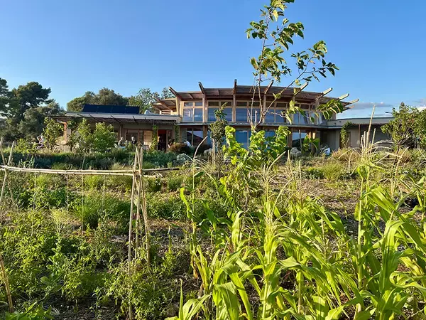 「【南仏発】美食の街マルセイユで「太陽光レストラン」が話題。電気・ガス使わず太陽熱で調理?! 脱酸素への本気　「ル・プレザージュ」」の画像