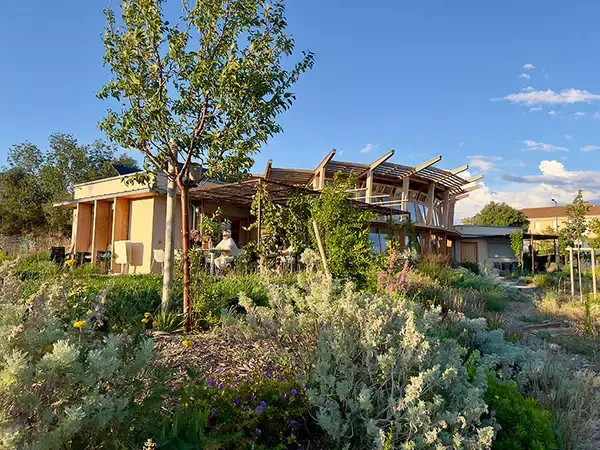 「【南仏発】美食の街マルセイユで「太陽光レストラン」が話題。電気・ガス使わず太陽熱で調理?! 脱酸素への本気　「ル・プレザージュ」」の画像