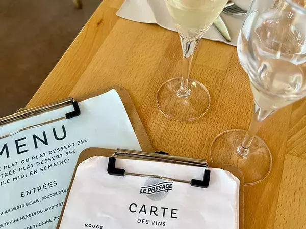 「【南仏発】美食の街マルセイユで「太陽光レストラン」が話題。電気・ガス使わず太陽熱で調理?! 脱酸素への本気　「ル・プレザージュ」」の画像