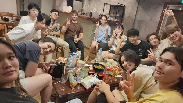 「外国人留学生の”住まい探しの壁”、空き家シェアハウスで解決！累計23拠点、10年放置物件も満室に変えた京都「ハチノジ」の挑戦」の画像