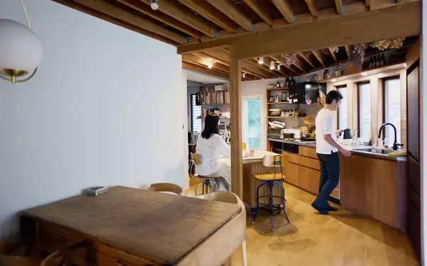 地下室付きの中古住宅を購入＋リノベ。地下アトリエを賃貸、生活空間をハウススタジオで時間貸し。”家を開いた”子育て家族の暮らし、どう変わった？