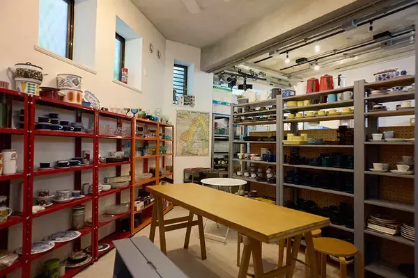 「地下室付きの中古住宅を購入＋リノベ。地下アトリエを賃貸、生活空間をハウススタジオで時間貸し。”家を開いた”子育て家族の暮らし、どう変わった？」の画像