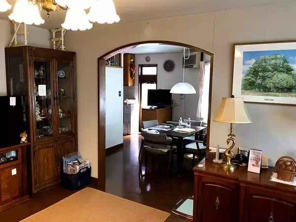 「地下室付きの中古住宅を購入＋リノベ。地下アトリエを賃貸、生活空間をハウススタジオで時間貸し。”家を開いた”子育て家族の暮らし、どう変わった？」の画像