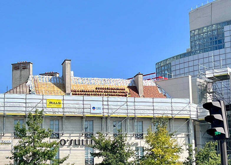 連日38度超のパリ猛暑。景観保護でエアコン設置不可、フランス人が本気で実践する「濡れパジャマ」「濡れ靴下」の驚くべきローテク生存ハック