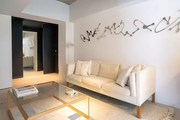 「【前橋】教科書に載るほどガチの”シャッター街”が「アートの街」へ！ JINSの田中仁CEOが私財投じるなど民間主導で“衰退した地元”を再生中」の画像