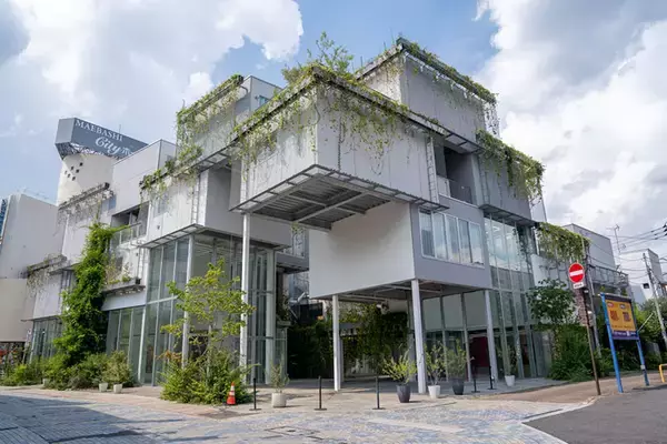 「【前橋】教科書に載るほどガチの”シャッター街”が「アートの街」へ！ JINSの田中仁CEOが私財投じるなど民間主導で“衰退した地元”を再生中」の画像