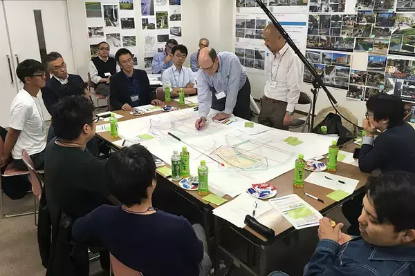 「【前橋】教科書に載るほどガチの”シャッター街”が「アートの街」へ！ JINSの田中仁CEOが私財投じるなど民間主導で“衰退した地元”を再生中」の画像