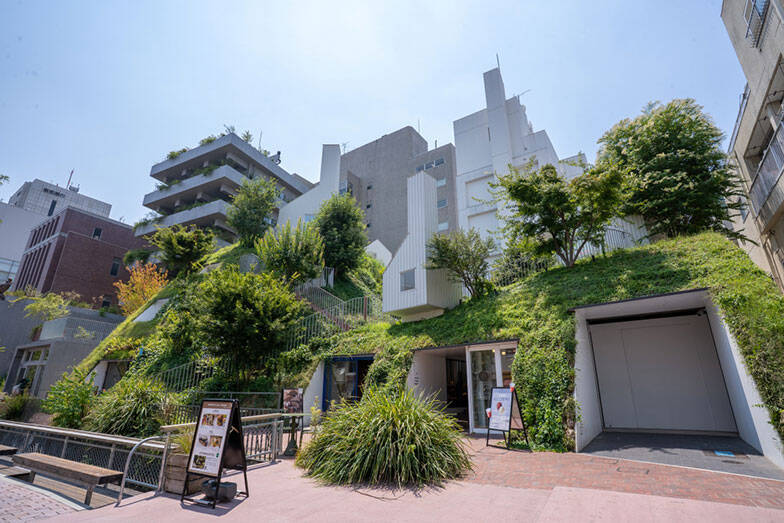 【前橋】教科書に載るほどガチの”シャッター街”が「アートの街」へ！ JINSの田中仁CEOが私財投じるなど民間主導で“衰退した地元”を再生中