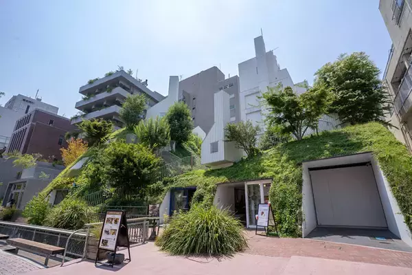 「【前橋】教科書に載るほどガチの”シャッター街”が「アートの街」へ！ JINSの田中仁CEOが私財投じるなど民間主導で“衰退した地元”を再生中」の画像