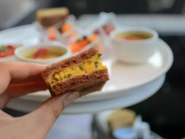 「驚くほどおいしく、華やかで秋満載。東京マリオットホテルの「ヴィーガンアフタヌーンティー」」の画像