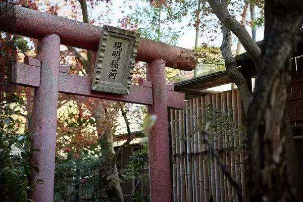 「【小宮山雄飛 蕎麦呑みの名店】とりあえず升酒から。蕎麦も料理もウマい人気の老舗『本むら庵』」の画像