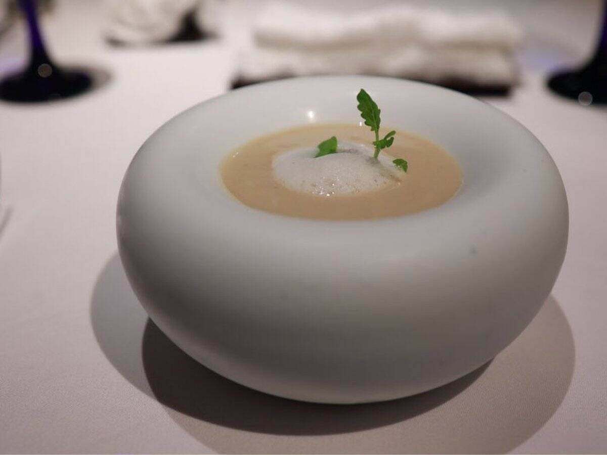 【沖縄スポット】海に沈む夕日を眺めながら。『オリエンタルヒルズ沖縄』でフレンチディナー