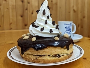 【実食調査】コメダ珈琲店の大ヒット作「シロノワール」の新作“ブラックサンダー”はイナズマ級に旨いのか？