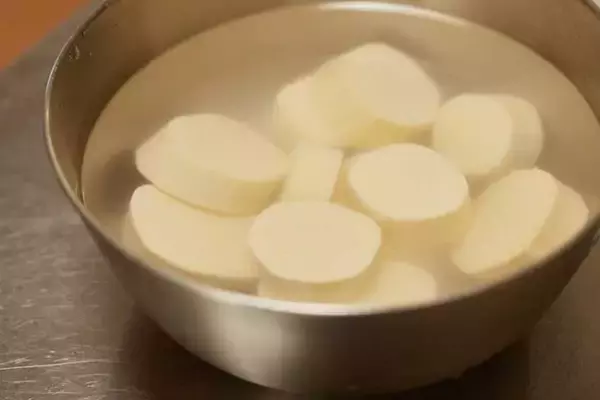 「【お正月レシピ】手作りがおいしい！甘さ控えめで美しいプロ直伝「栗きんとん」」の画像