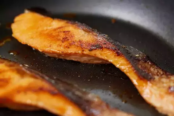 「【つくおきレシピ】肉も魚もふっくら、旨味たっぷり！プロの「粕漬け」をお正月料理の一皿に」の画像