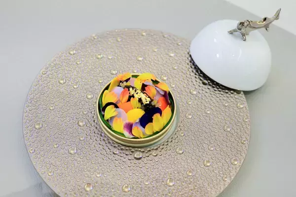 「【福岡の注目店】たった8席。二つ星シェフのガストロノミー『L’Unique labo』で過ごす唯一無二のひととき」の画像