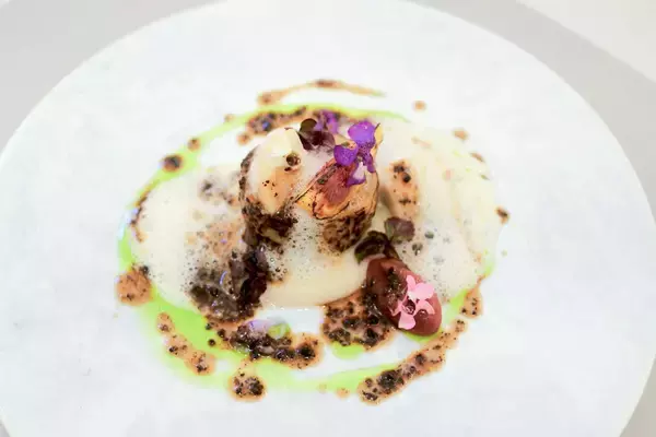 「【福岡の注目店】たった8席。二つ星シェフのガストロノミー『L’Unique labo』で過ごす唯一無二のひととき」の画像