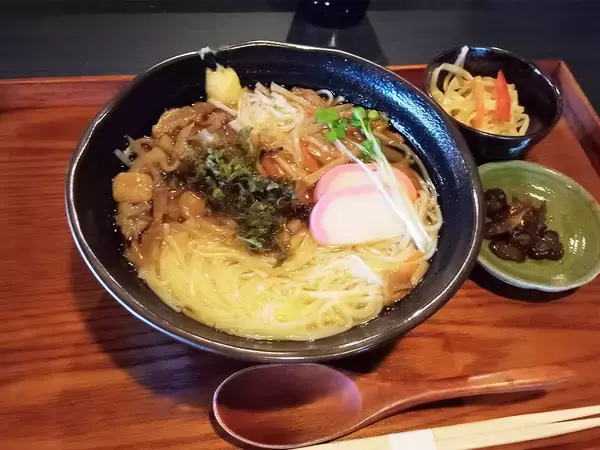 「【宮城グルメ】白石市で400年以上続く「白石温麺（しろいしうーめん）」とは？江戸時代の武家屋敷で絶品“手延べ温麺”を味わってきた」の画像