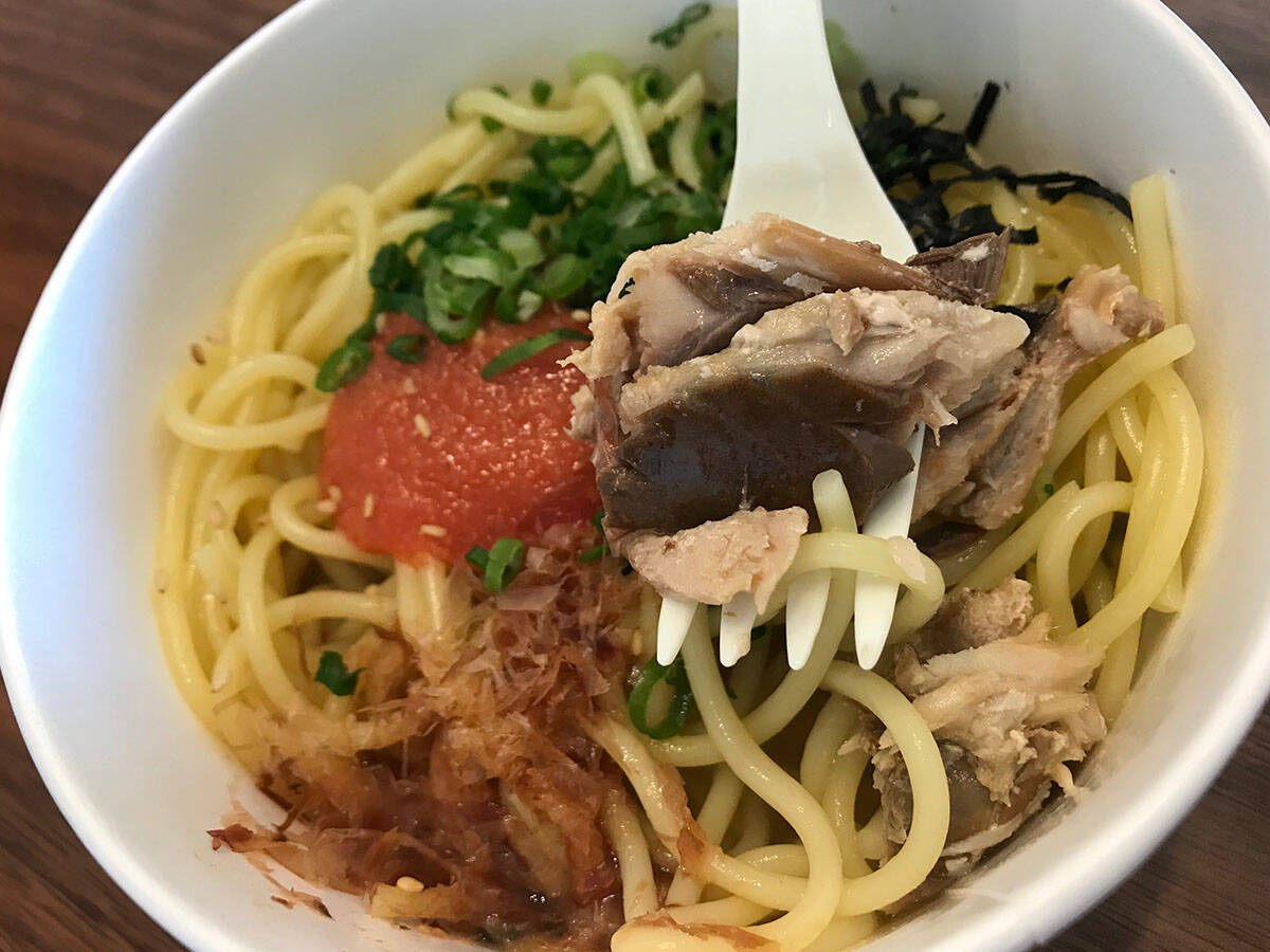 ローソンに登場した「東京たらこスパゲティ」監修の「明太さばのお出汁パスタ」はお店の味を再現できてる？