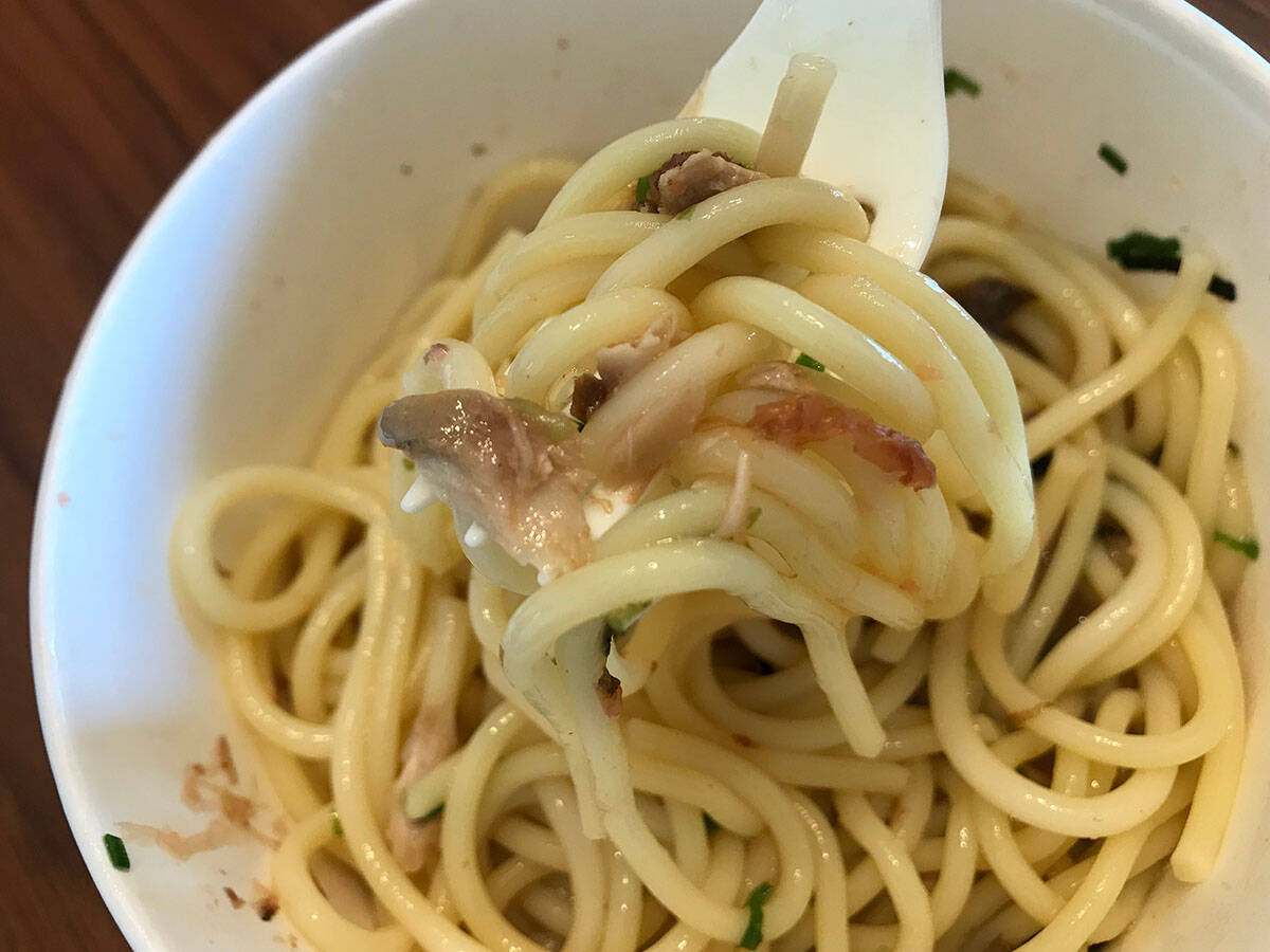 ローソンに登場した「東京たらこスパゲティ」監修の「明太さばのお出汁パスタ」はお店の味を再現できてる？