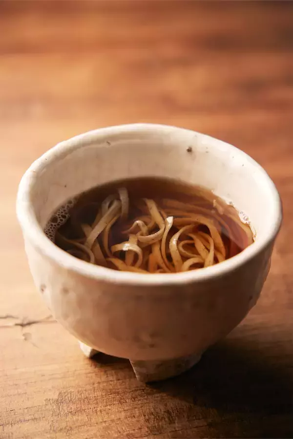 「【小宮山雄飛 蕎麦呑みの名店】北千住の名店『千寿 竹やぶ』で3種の蕎麦を食べ比べる至福のひと時」の画像