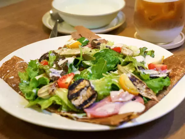 【鎌倉ランチ】住宅街の可愛いお店『loudia』でそば粉100％の香ばしい口福ガレットを　