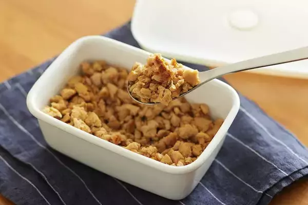 「【作り置きお弁当レシピ】まるでお肉！ごはんが進む「豆腐そぼろ」の作り方」の画像