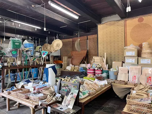 「【フーテンの寅みやげ】BEAMSのディレクターが20年愛用する岩手・盛岡の竹の小物入れ」の画像