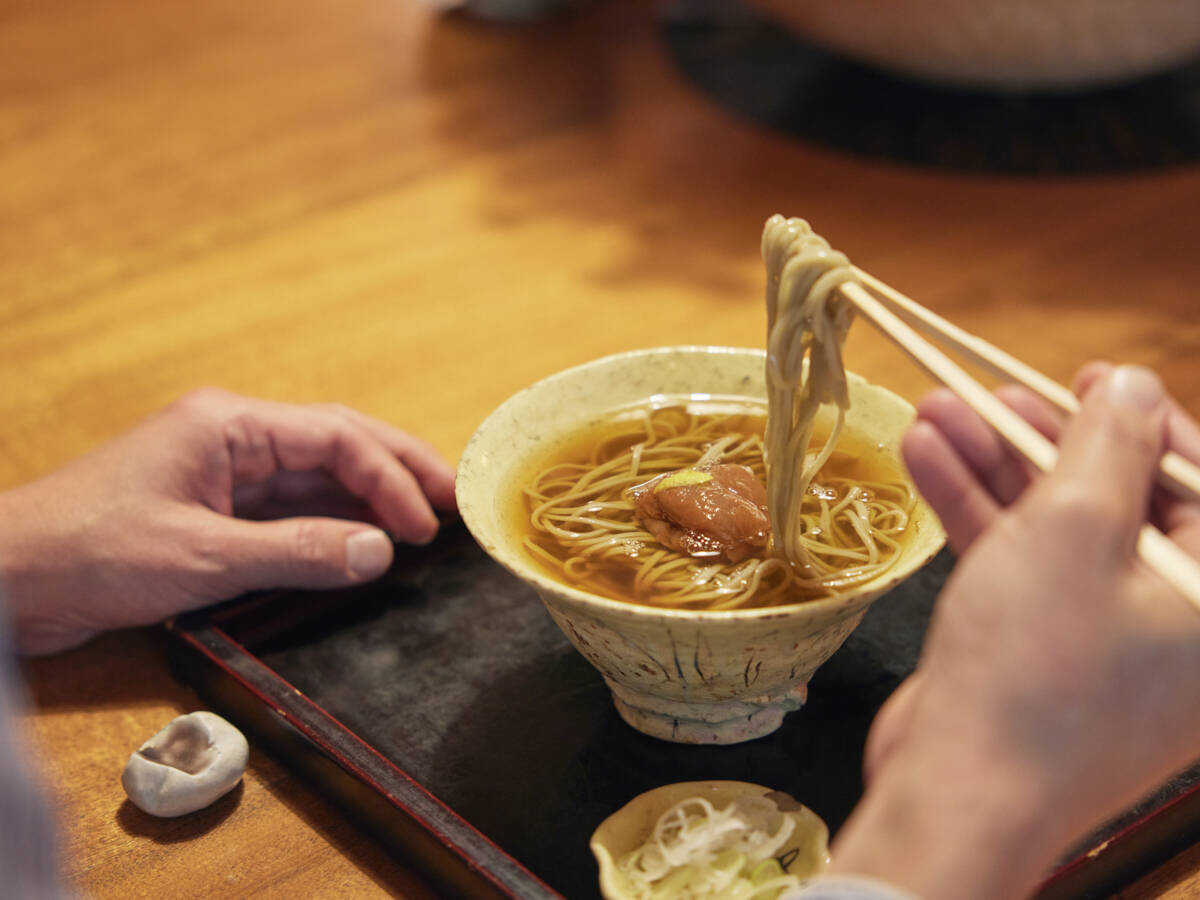 【小宮山雄飛 蕎麦呑みの名店】主人のこだわりが光る両国の名店『江戸蕎麦 ほそ川』で蕎麦の魅力にどっぷり浸る