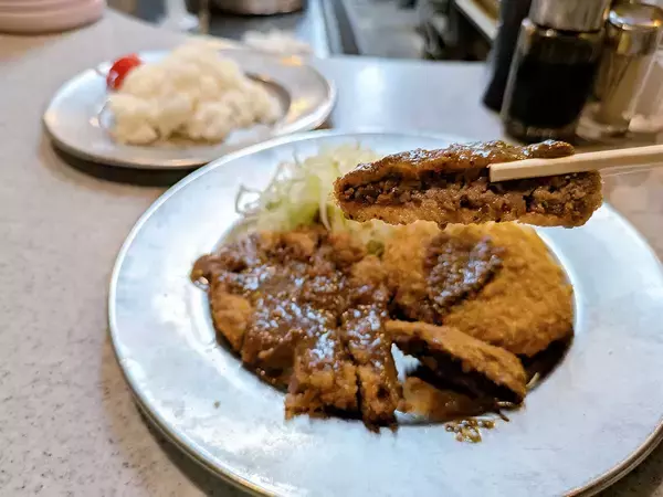 「【大阪グルメ】精肉店直営！ 地元愛用の洋食屋『グリルSano惣』へ昔から変わらぬ味を求めて」の画像