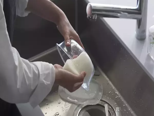 「【脱・生活感】つくおきおかず容器をそのまま食卓へ。「うつわにもなる保存容器」がおしゃれで優秀！」の画像