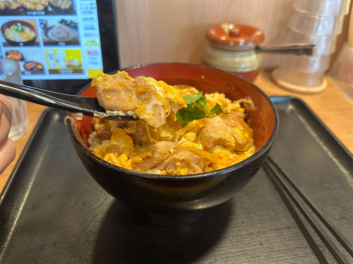 チェーン店の最強「親子丼」対決！ 『なか卯』と『から好し』の親子丼はどっちが旨いのか食べ比べてみた