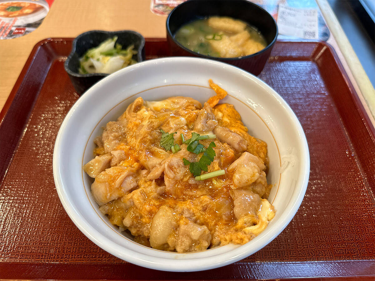 チェーン店の最強「親子丼」対決！ 『なか卯』と『から好し』の親子丼はどっちが旨いのか食べ比べてみた