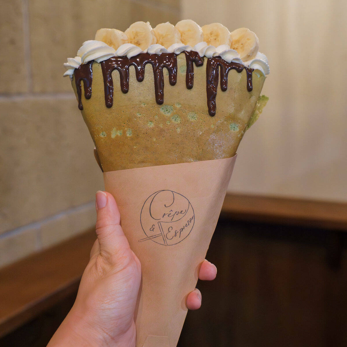 【鎌倉カフェ】レトロ商店街で見つけた『クレープとエスプレッソとかまくら茶房』のパリパリな抹茶クレープ