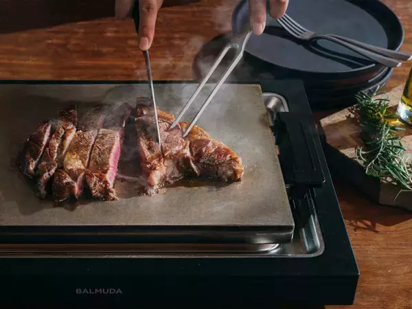 「高額なのになぜ売れる？累計出荷台数7万台を突破した「BALMUDA The Plate Pro」は何がすごいのか」の画像