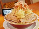 「重量なんと1kg超え！ 『ラーメン泪橋』でデカ盛り「マンモスラーメン」を食べてきた」の画像1