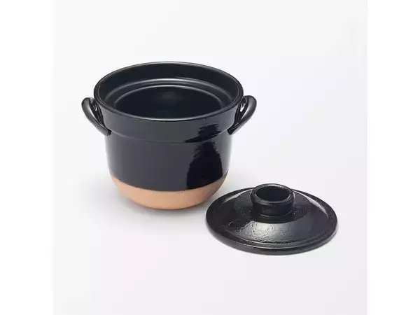 「火加減不要でレンジで温め直しもOK。無印良品の「レンジで温め直せる 萬古焼 ごはん鍋」が便利すぎる！」の画像