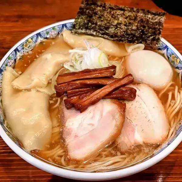 「つるっ、もちもち。老舗から新店まで、絶対外さない“東京ワンタンメン”を一挙紹介！」の画像