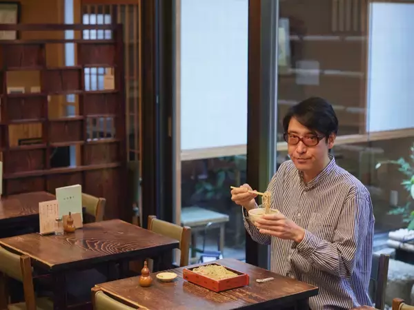 【小宮山雄飛 蕎麦呑みの名店】大人になってわかった日本橋の老舗『室町砂場』の楽しみ方