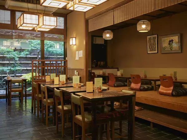 「【小宮山雄飛 蕎麦呑みの名店】大人になってわかった日本橋の老舗『室町砂場』の楽しみ方」の画像