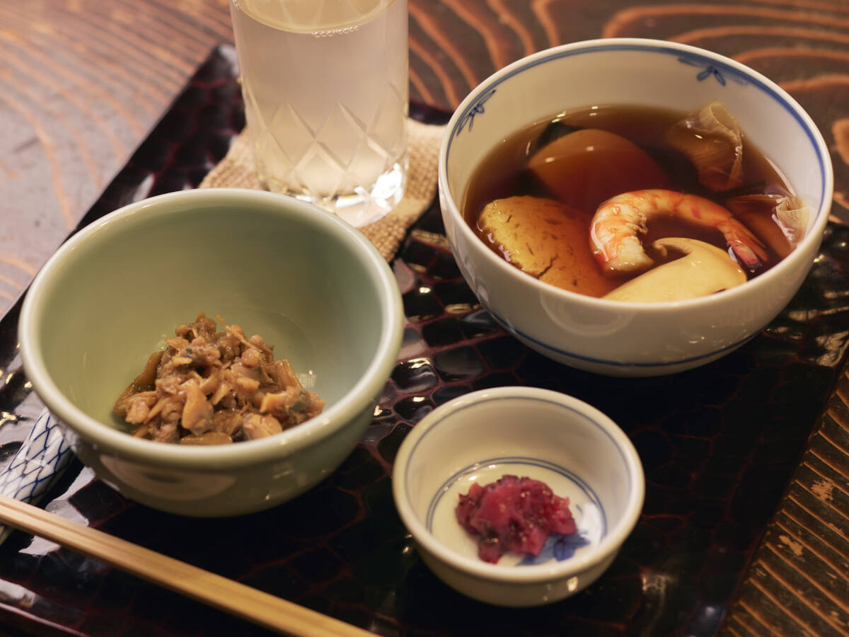 【小宮山雄飛 蕎麦呑みの名店】大人になってわかった日本橋の老舗『室町砂場』の楽しみ方