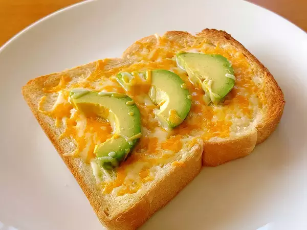 「激安スーパー『ロピア』のオリジナル食パン『7/7』に注目！驚きのおいしさで話題沸騰中」の画像