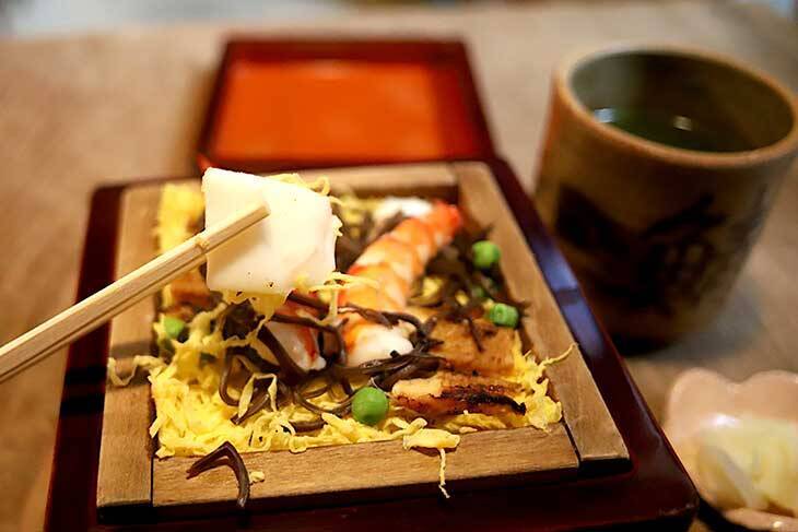 【京都グルメ】わざわざ食べに行きたい冬の名物！京寿司の老舗『いづ重』の蒸し寿司