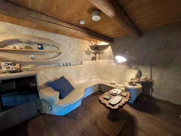 「【奈良の旅】心と体を整える旅へ。古墳と農道に囲まれた古民家再生の宿『cofunia』へ」の画像