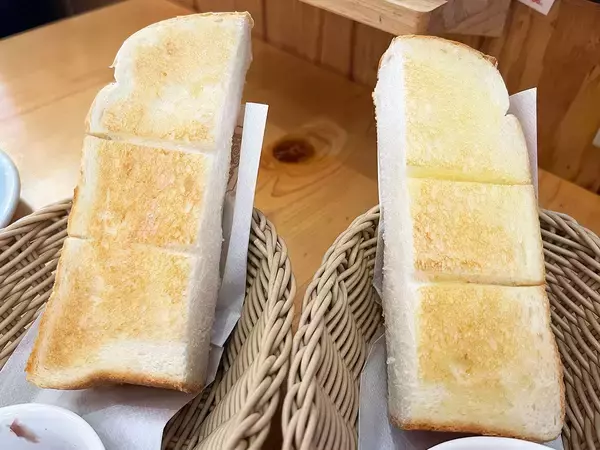 「コメダ珈琲店のモーニングが進化してる！ 一部店舗のみで味わえる無料モーニングの「ぬる豆乳」がウマい」の画像