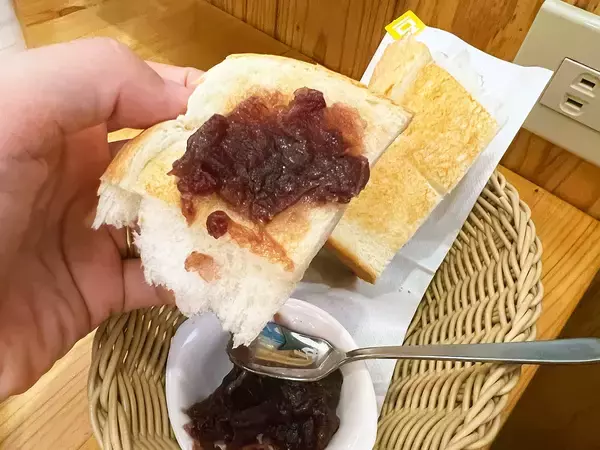 「コメダ珈琲店のモーニングが進化してる！ 一部店舗のみで味わえる無料モーニングの「ぬる豆乳」がウマい」の画像